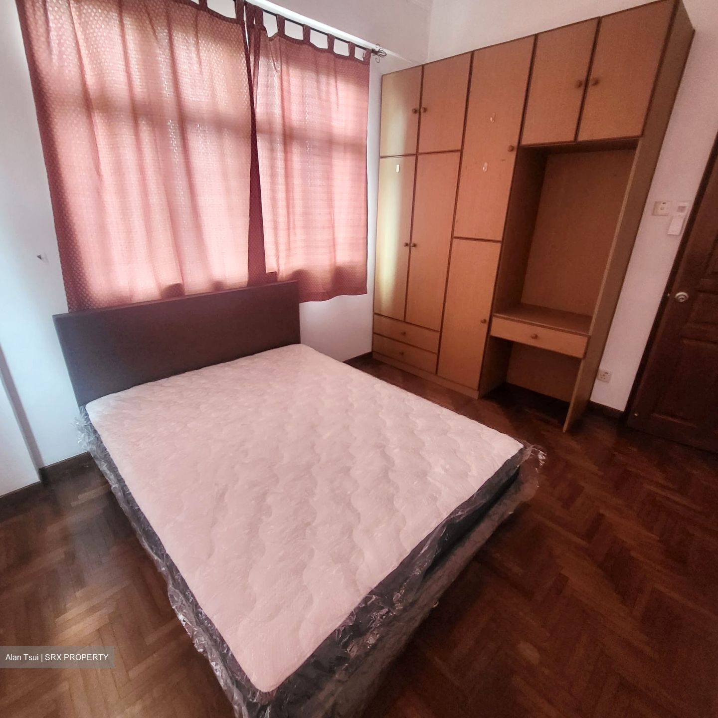 Boundary Road (D19), Terrace #578783931